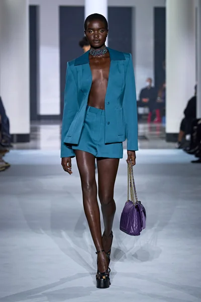 Look 34